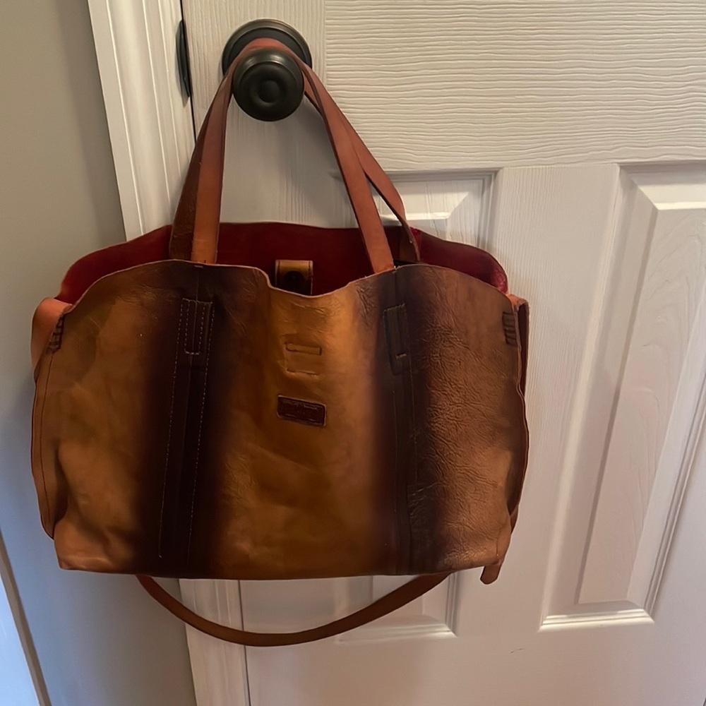 Leather tote bag